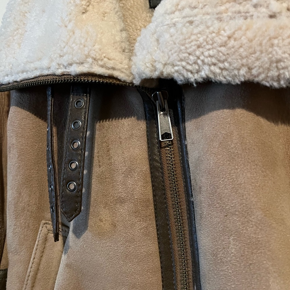 Joie Shearling Jacket. Size small - Picture 5 of 8